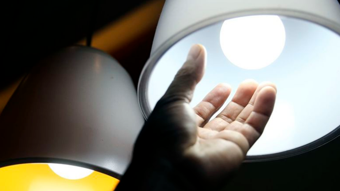 Conta de luz poderá ter aumento de 2,42% em 2020