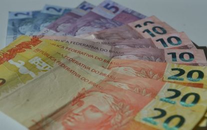 Governo reduz para R$ 1.031 estimativa de salário mínimo para 2020