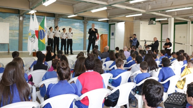 Barbacena receberá escola cívico-militar em 2020, o CAIC é a Escola que possui os requisitos para receber o projeto