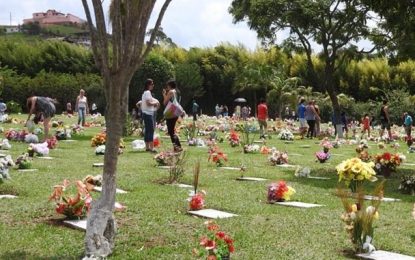 Cemitérios e Igrejas têm horários diferenciados para o feriado de Finados neste sábado