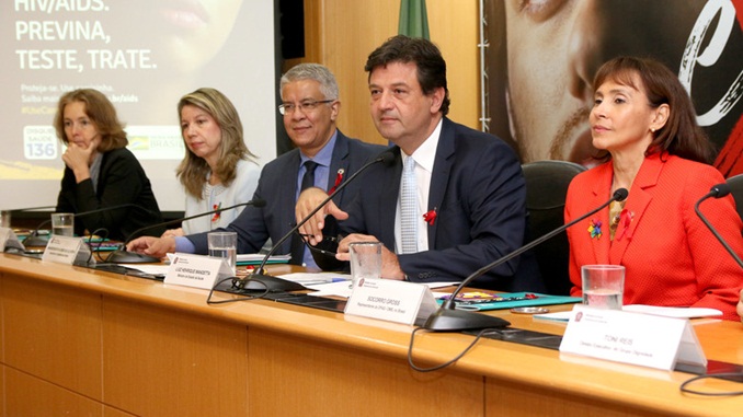 135 mil brasileiros vivem com HIV e não sabem