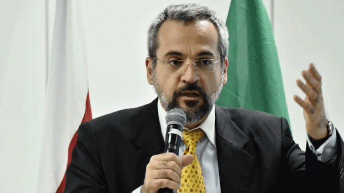 Enem foi um sucesso e PF investiga suspeitos de fraude, diz ministro