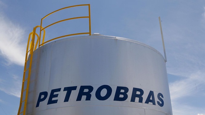 Petrobras reajusta gasolina em 2,8% nas refinarias