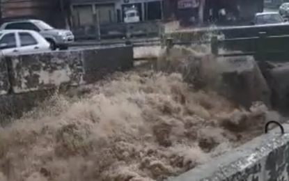Forte chuva causa alagamentos em Barbacena