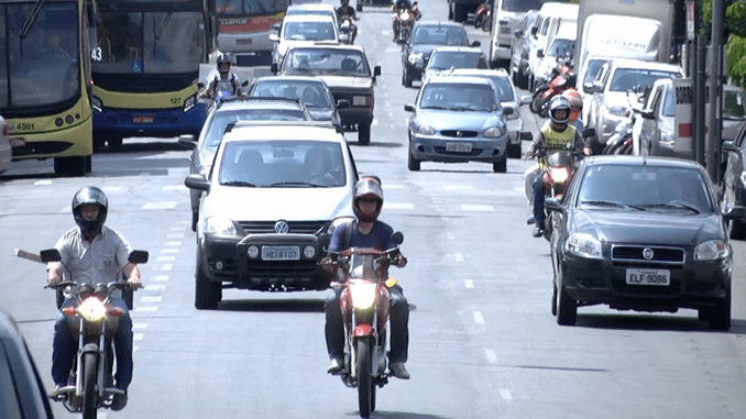 Pelo menos 1,4 milhão de pessoas não pagaram IPVA em Minas