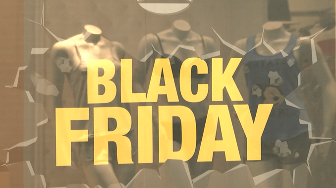 Descontos da Black Friday podem chegar a 50%; consumidor deve gastar em média R$ 500