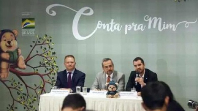 MEC vai pagar R$ 370 mil por almanaques em quadrinhos para crianças do ensino fundamental