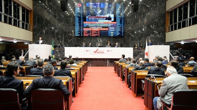 Deputados devem aprovar orçamento para 2020 até a próxima semana
