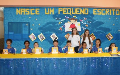 Alunos de Escola Municipal de Barbacena lançam livros em Tarde de Autógrafos