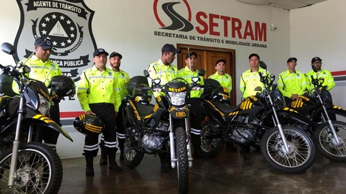 Prefeitura entrega novos uniformes e quatro novas motocicletas à SETRAM