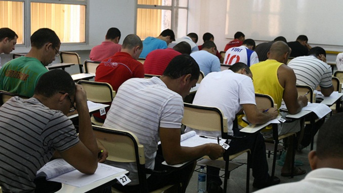 Pelo menos 164 concursos públicos estão com inscrições abertas no país nesta segunda-feira (23)