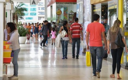 Pesquisa aponta maior número de consumidores do natal deste ano