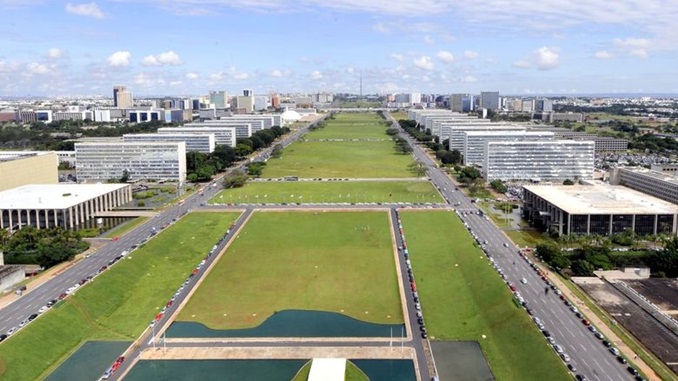 Decreto do governo extingue mais de 27,5 mil cargos efetivos