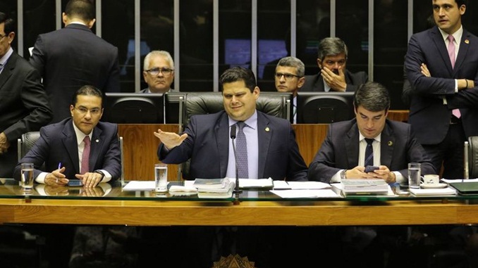 Congresso Nacional mantém veto à propaganda partidária em rádio e televisão