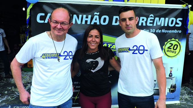 Atacadão do Ferro entrega Caminhão de Prêmios em Barbacena