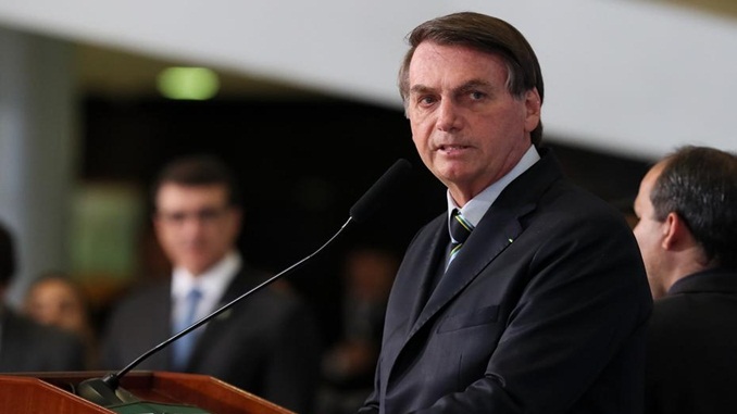 Bolsonaro diz que vetará artigo que aumenta punição para injúria na internet