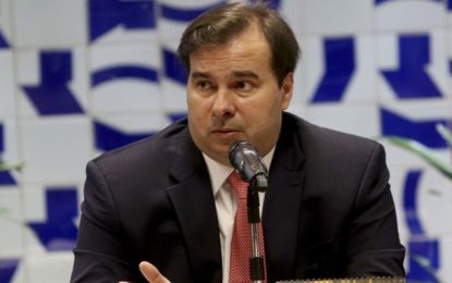 Rodrigo Maia afirma que trabalhará para impedir taxação de energia solar
