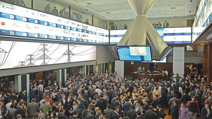 Coronavírus derruba bolsas mundiais, Ibovespa fecha em queda de mais de 3%