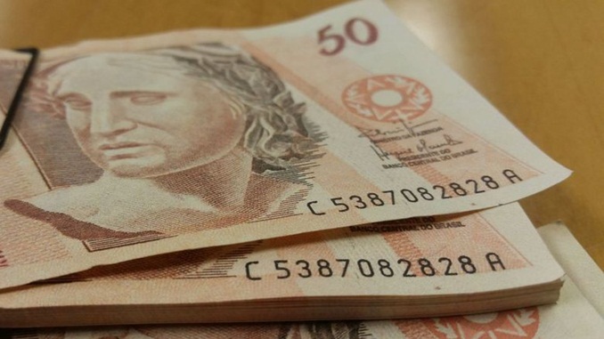 Banco Central reduz juros do cheque especial