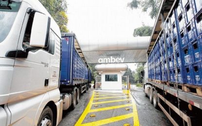 Empresa de bebidas planeja eliminar poluição plástica