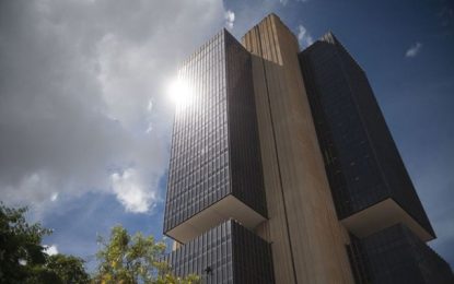 Banco Central reduz teto de notificações para depósito em dinheiro vivo