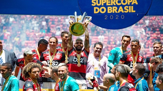 Flamengo vence Athlético e leva a Supercopa do Brasil; Grêmio bate Inter e se classifica