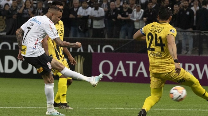 Corinthians é eliminado da Liberta; Mengão vence Flu e é finalista da Taça Guanabara