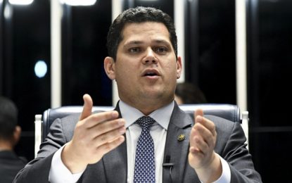 Alcolumbre considera reforma tributária pauta “improrrogável”