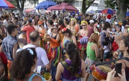 Quase metade das mulheres alegam ter sofrido assédio, constrangimento ou importunação em eventos de carnaval, aponta Ibope Inteligência