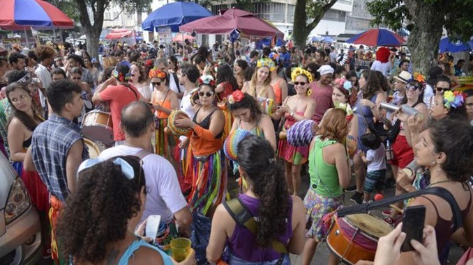Quase metade das mulheres alegam ter sofrido assédio, constrangimento ou importunação em eventos de carnaval, aponta Ibope Inteligência