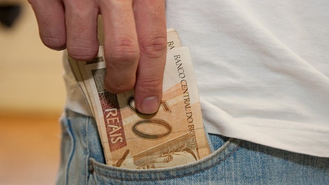 Pagamento do PIS a nascidos em março e abril começa nesta quinta-feira