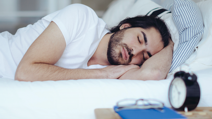 Alimentos podem auxiliar a combater sono e cansaço; saiba quais são