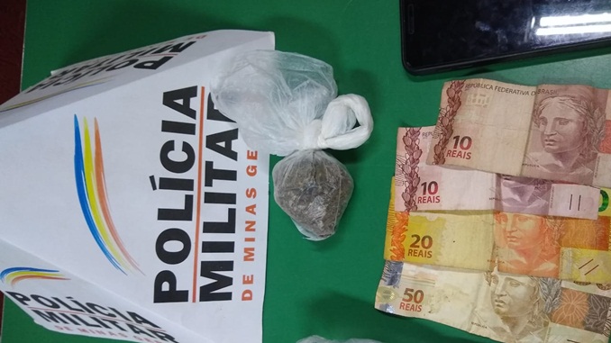 Jovem é detido suspeito de tráfico de drogas, em São Tiago