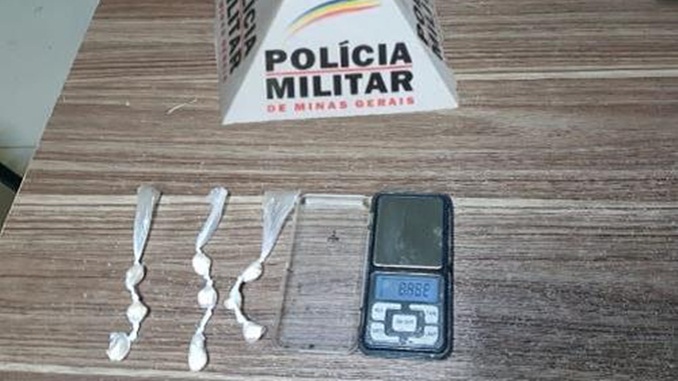Polícia Militar apreende drogas no bairro Grogotó, em Barbacena