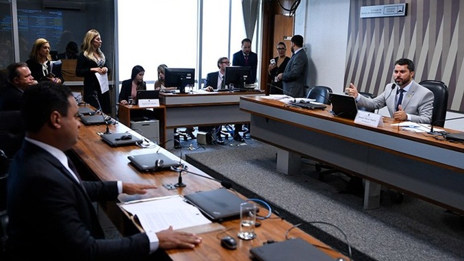 Sem alterações, senadores concluem votação do novo marco legal que prevê portabilidade da conta de luz