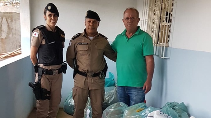 Polícia Militar realiza entrega dos donativos recebidos para as vítimas das chuvas
