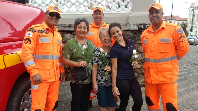 CORPO DE BOMBEIROS MILITAR REALIZA HOMENAGEM ÀS MULHERES