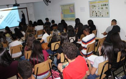 Pré-vestibular da Paróquia da Piedade atende a mais de 80 pessoas