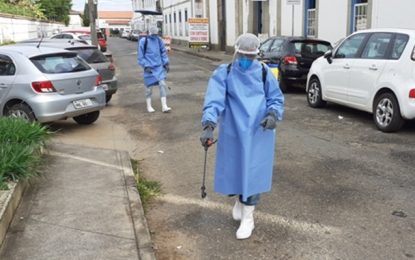 Santa Casa de Misericórdia de Barbacena, faz desinfecção em ruas no seu entorno