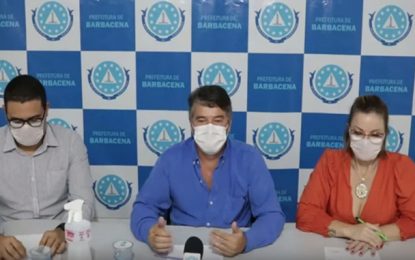 Prefeito de Barbacena e secretaria de saúde concedem coletiva durante entrega de 20 novos leitos de UTI