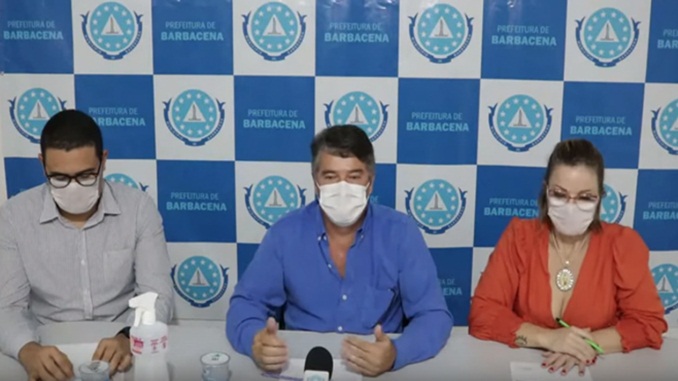 Prefeito de Barbacena e secretaria de saúde concedem coletiva durante entrega de 20 novos leitos de UTI