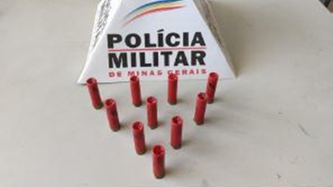 Polícia Militar apreende munições, em Santana do Garambéu