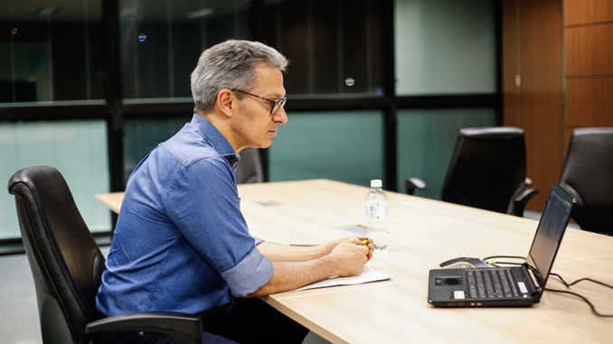 Romeu Zema esclarece porque não assinou carta em apoio a Maia e Alcolumbre