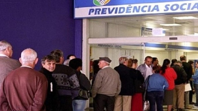 Aposentados e pensionistas recebem segunda parcela do 13º salário a partir desta segunda-feira (25)