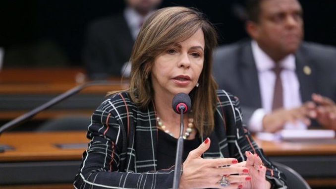 Câmara dos Deputados lança cartilha para orientar candidatura feminina em eleições municipais