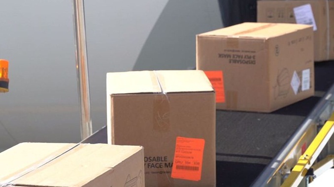 Décimo primeiro voo fretado com carga de máscaras chega ao Brasil