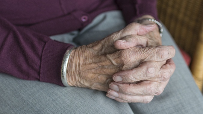 Brasileira que tentava ser reconhecida como a pessoa viva mais velha do mundo morre aos 119 anos em Salinas