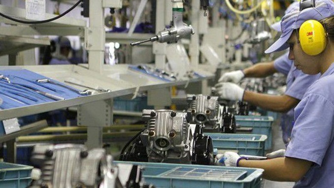 Março tem a maior queda na produção industrial para o mês desde 2002