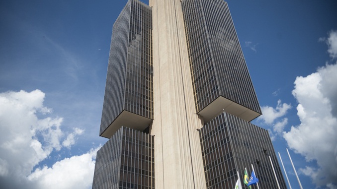 Juro básico da economia brasileira sofre nova queda e passa de 3,75% para 3% ao ano