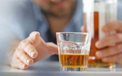 Quarentena aumenta consumo de álcool e cigarro e diminui de alimentos saudáveis